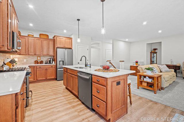 2062 Flowering Drive, Jamestown Twp, MI 49426