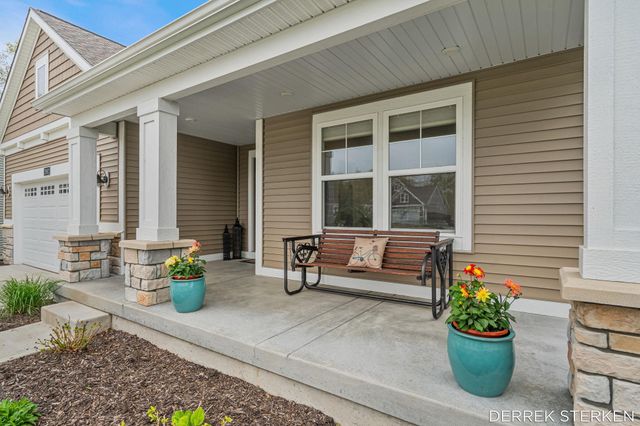 2062 Flowering Drive, Jamestown Twp, MI 49426