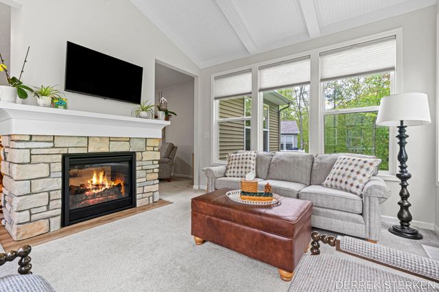 2062 Flowering Drive, Jamestown Twp, MI 49426
