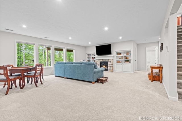 2062 Flowering Drive, Jamestown Twp, MI 49426