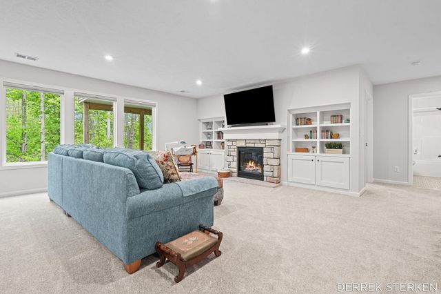 2062 Flowering Drive, Jamestown Twp, MI 49426