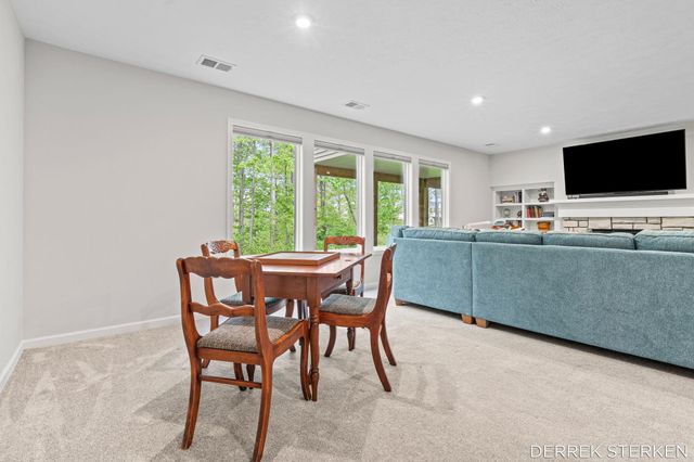 2062 Flowering Drive, Jamestown Twp, MI 49426