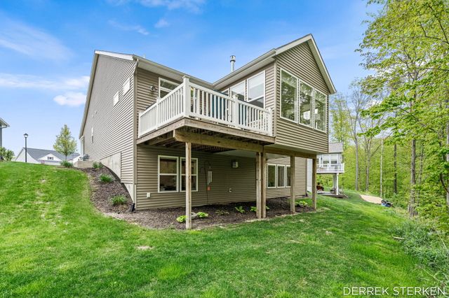 2062 Flowering Drive, Jamestown Twp, MI 49426