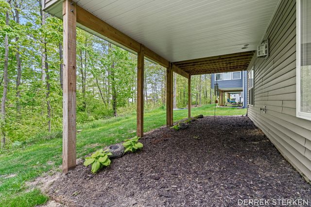 2062 Flowering Drive, Jamestown Twp, MI 49426
