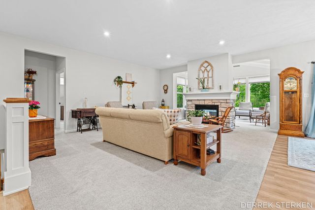 2062 Flowering Drive, Jamestown Twp, MI 49426