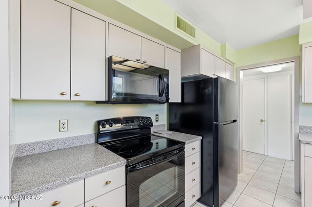 7310 N Village Avenue, Tucson, AZ 85704