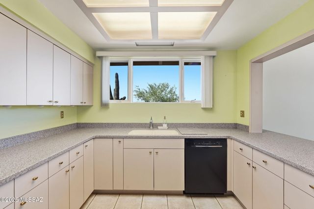 7310 N Village Avenue, Tucson, AZ 85704