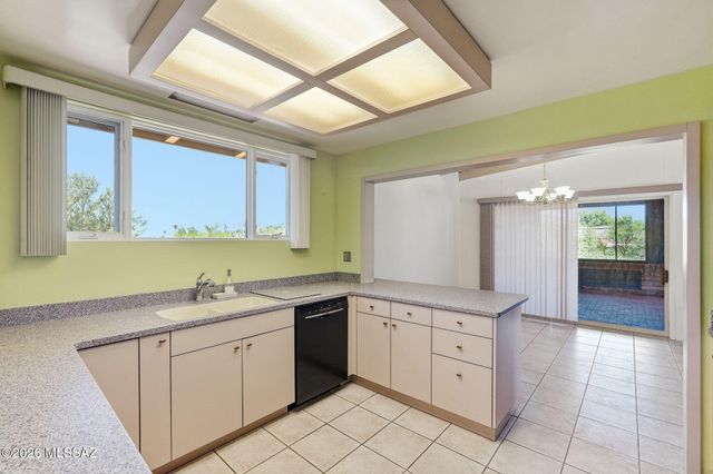 7310 N Village Avenue, Tucson, AZ 85704