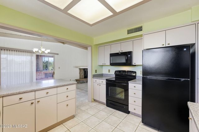 7310 N Village Avenue, Tucson, AZ 85704
