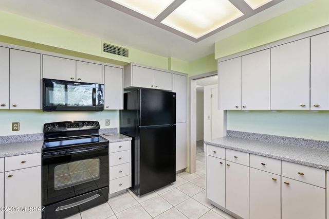 7310 N Village Avenue, Tucson, AZ 85704