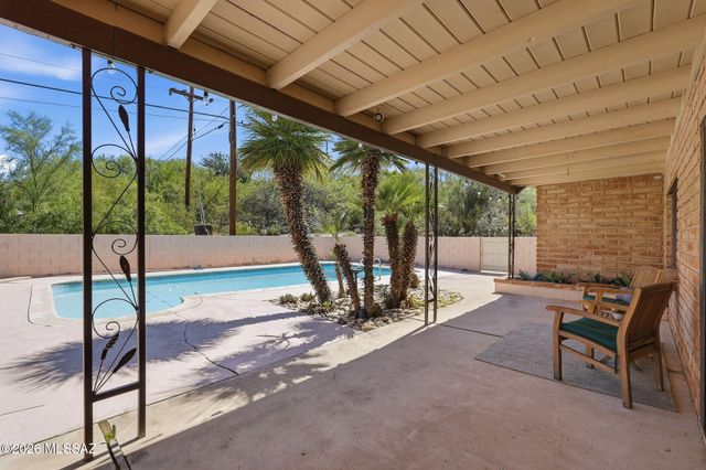 7310 N Village Avenue, Tucson, AZ 85704