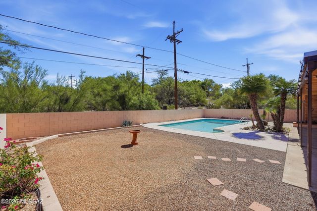 7310 N Village Avenue, Tucson, AZ 85704