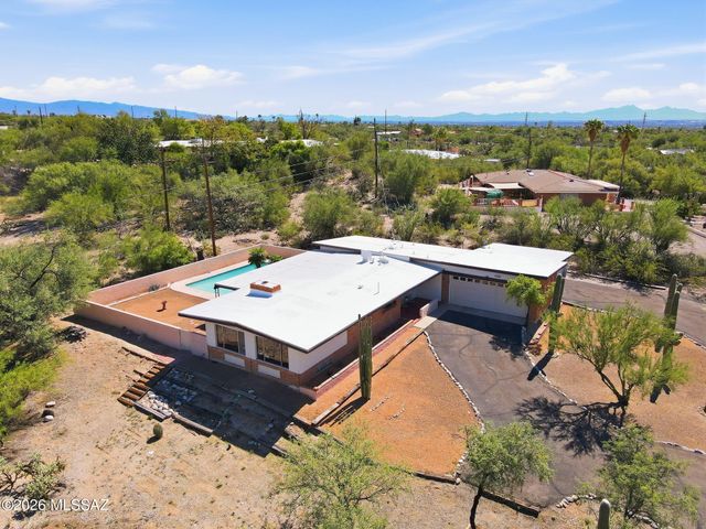 7310 N Village Avenue, Tucson, AZ 85704