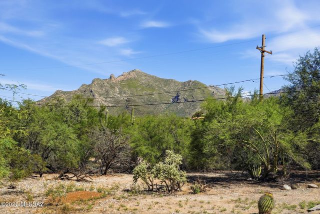 7310 N Village Avenue, Tucson, AZ 85704