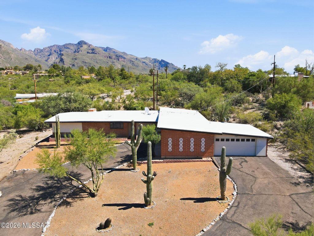 7310 N Village Avenue, Tucson, AZ 85704