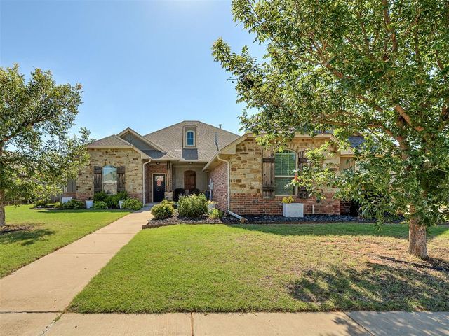 4612 Kentucky Ridge Drive, Mustang, OK 73064