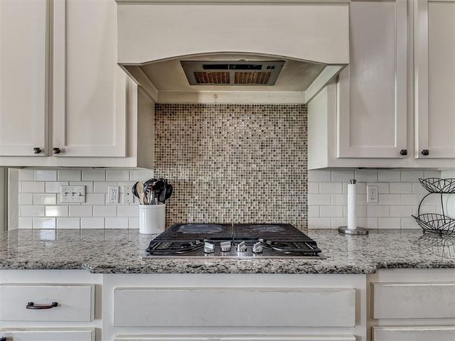 4612 Kentucky Ridge Drive, Mustang, OK 73064