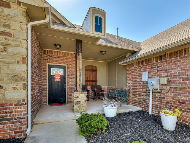 4612 Kentucky Ridge Drive, Mustang, OK 73064