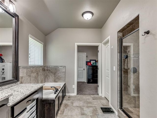 4612 Kentucky Ridge Drive, Mustang, OK 73064