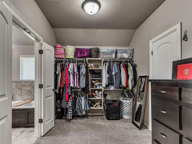 4612 Kentucky Ridge Drive, Mustang, OK 73064