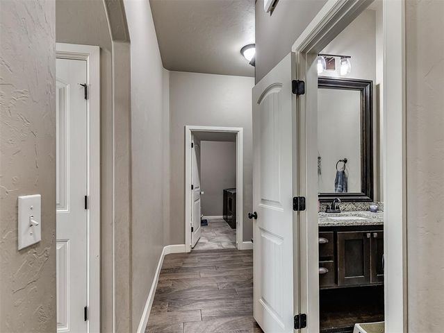 4612 Kentucky Ridge Drive, Mustang, OK 73064