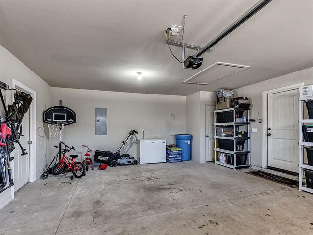 4612 Kentucky Ridge Drive, Mustang, OK 73064