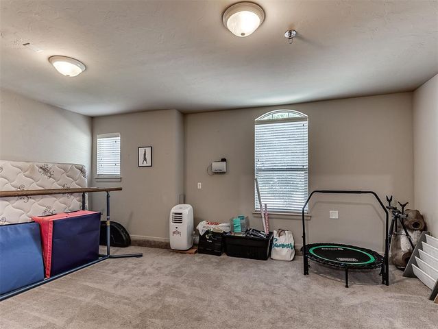 4612 Kentucky Ridge Drive, Mustang, OK 73064