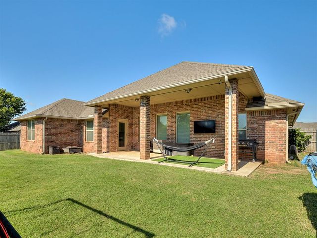 4612 Kentucky Ridge Drive, Mustang, OK 73064