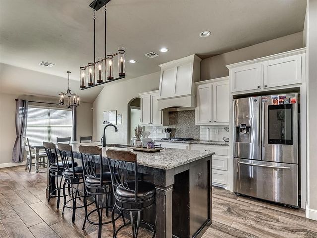 4612 Kentucky Ridge Drive, Mustang, OK 73064