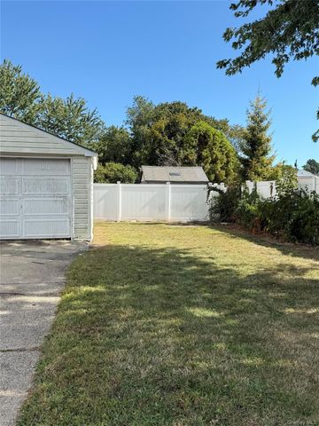 49 Noble Street, North Babylon, NY 11703