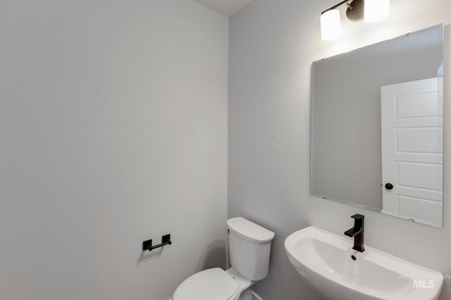 9138 W Violet St, Nampa, ID 83687