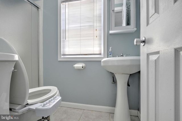 8016 OLD GEORGETOWN RD, Bethesda, MD 20814