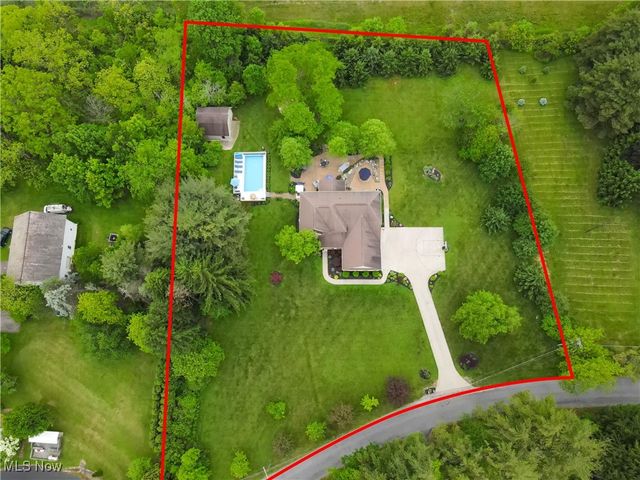 1302 Hillandale Drive, Akron, OH 44333