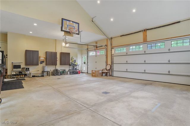 1302 Hillandale Drive, Akron, OH 44333