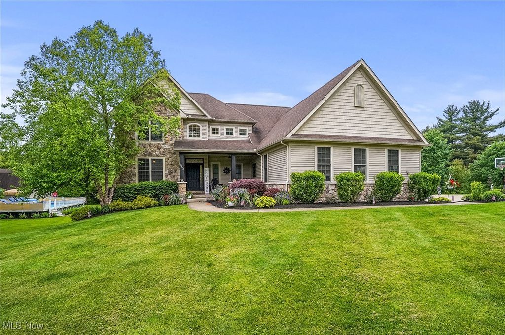 1302 Hillandale Drive, Akron, OH 44333