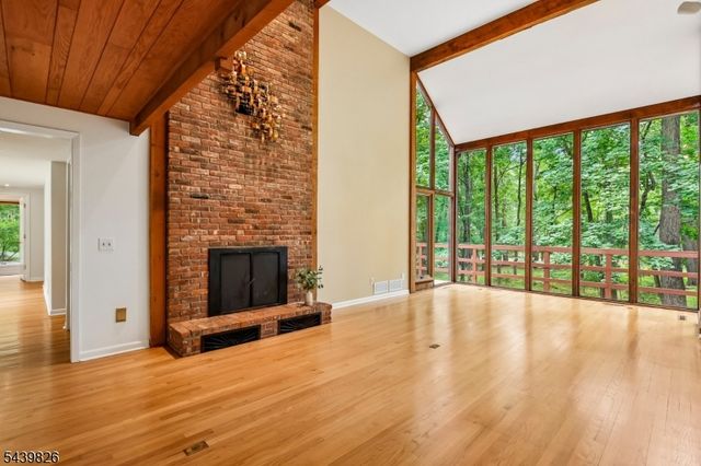 42 Pin Oak Rd, Montgomery Twp., NJ 08558