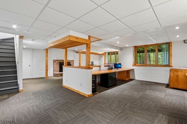 42 Pin Oak Rd, Montgomery Twp., NJ 08558
