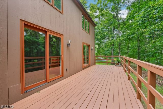 42 Pin Oak Rd, Montgomery Twp., NJ 08558