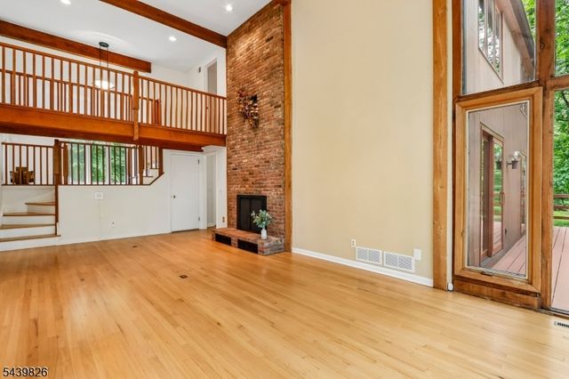 42 Pin Oak Rd, Montgomery Twp., NJ 08558