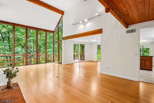 42 Pin Oak Rd, Montgomery Twp., NJ 08558