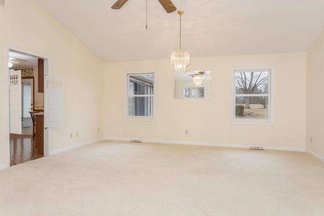 19710 Nottingham Drive, Downs, IL 61736