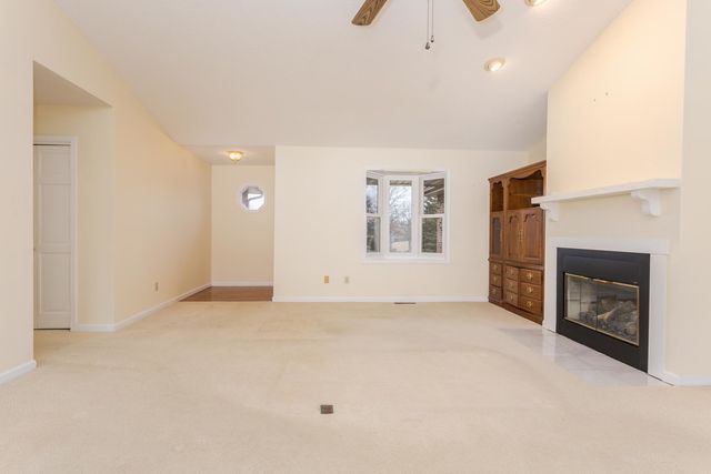 19710 Nottingham Drive, Downs, IL 61736