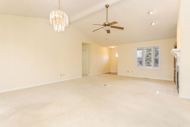 19710 Nottingham Drive, Downs, IL 61736