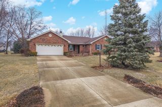 19710 Nottingham Drive, Downs, IL 61736