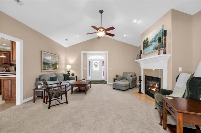 73 Eddleston Drive, Bella Vista, AR 72715