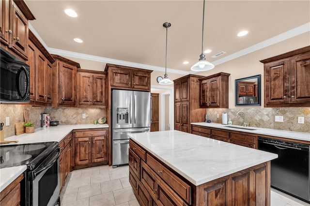 73 Eddleston Drive, Bella Vista, AR 72715