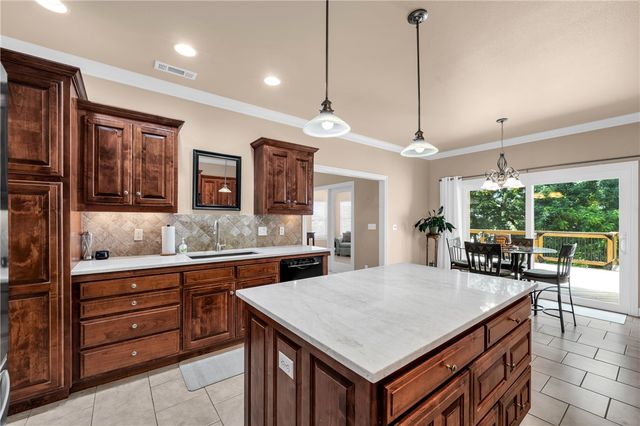 73 Eddleston Drive, Bella Vista, AR 72715