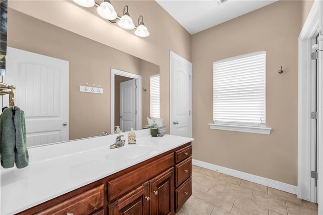 73 Eddleston Drive, Bella Vista, AR 72715