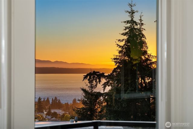 310 Skyline Drive, Edmonds, WA 98020