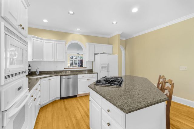 10 Commons Court, Isle Of Palms, SC 29451